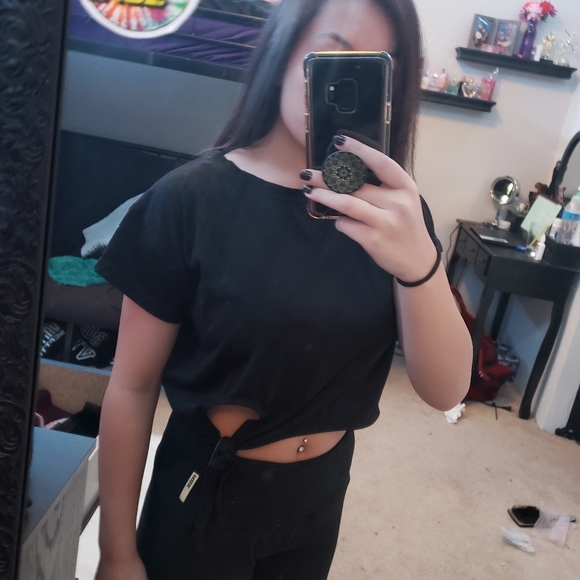 Cute crop top - Picture 3 of 5